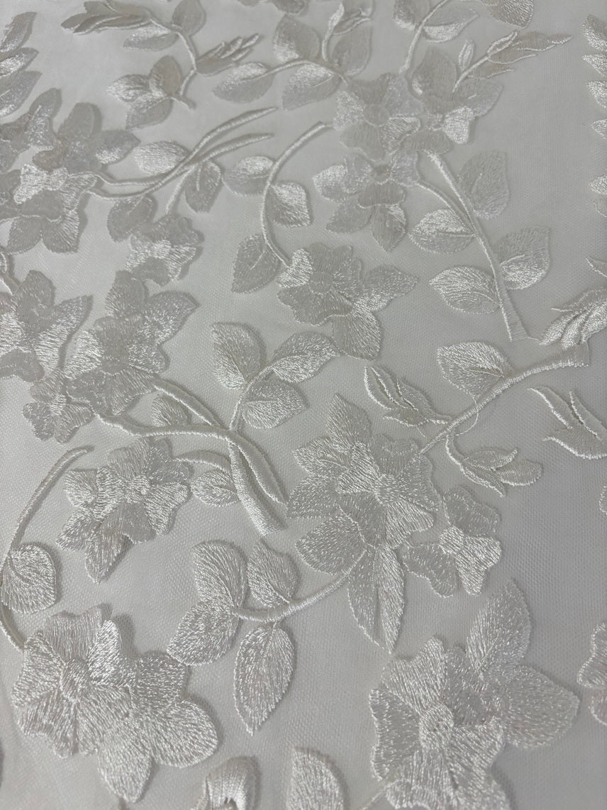 R0041101 TULLE BORDADO