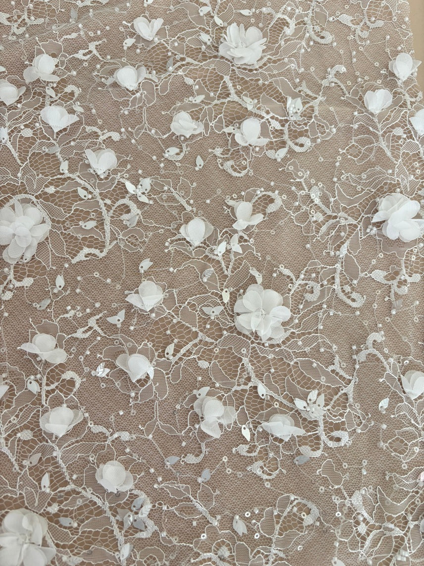 R023101 Tule bordado com flores 3D
