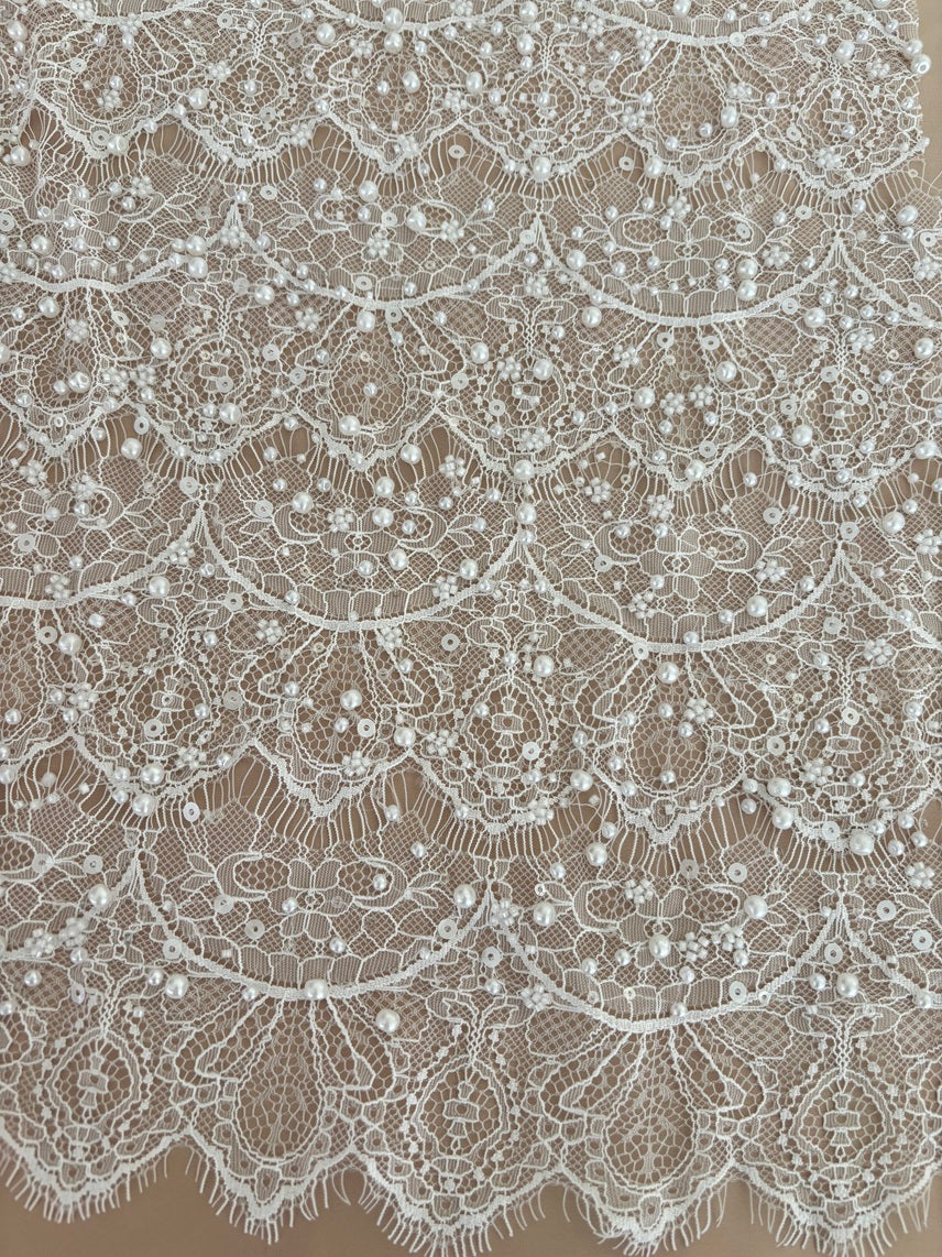 R025101 Tule bordado com pedraria