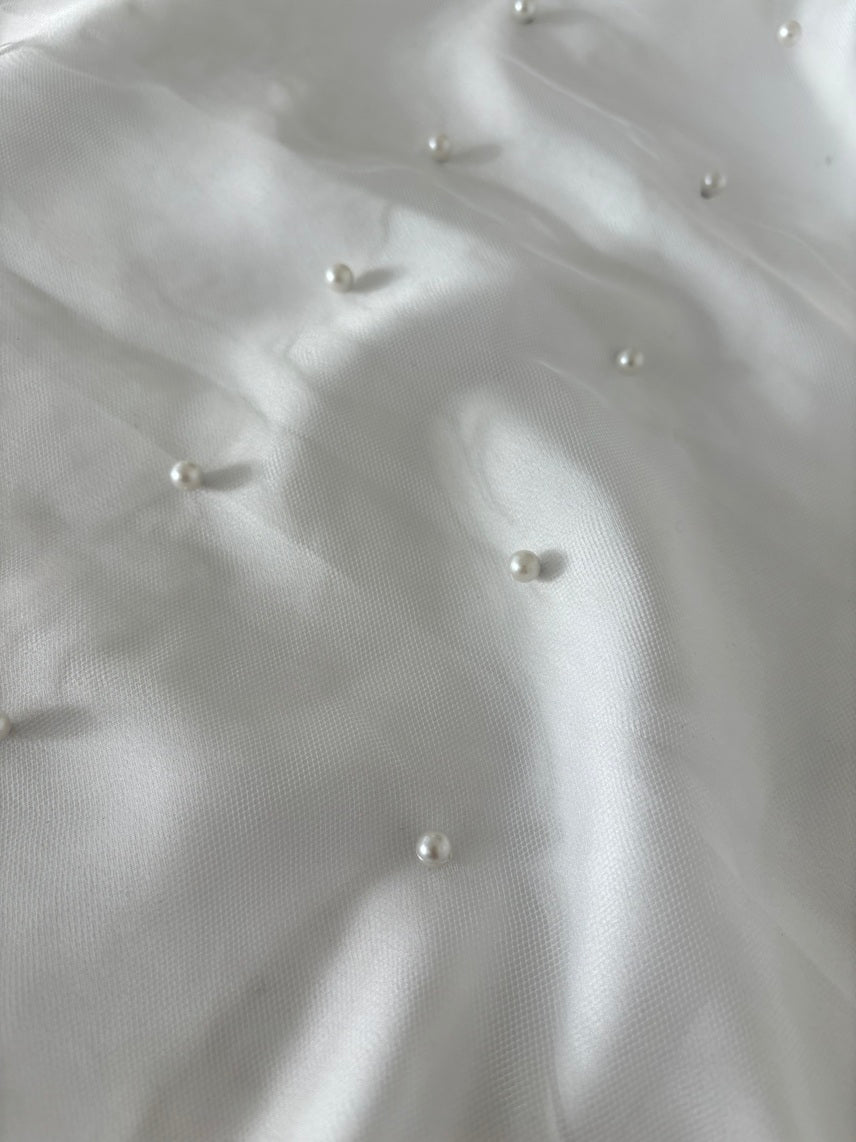 R051 Tule com pérolas