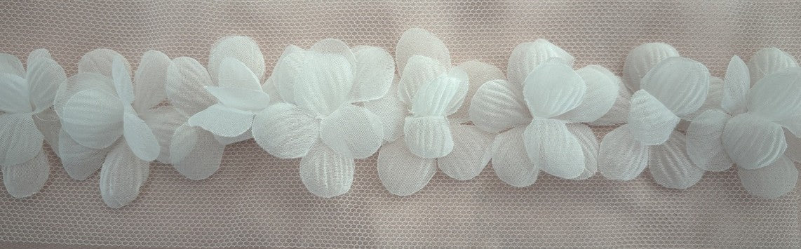 Aplicação flores organza A006