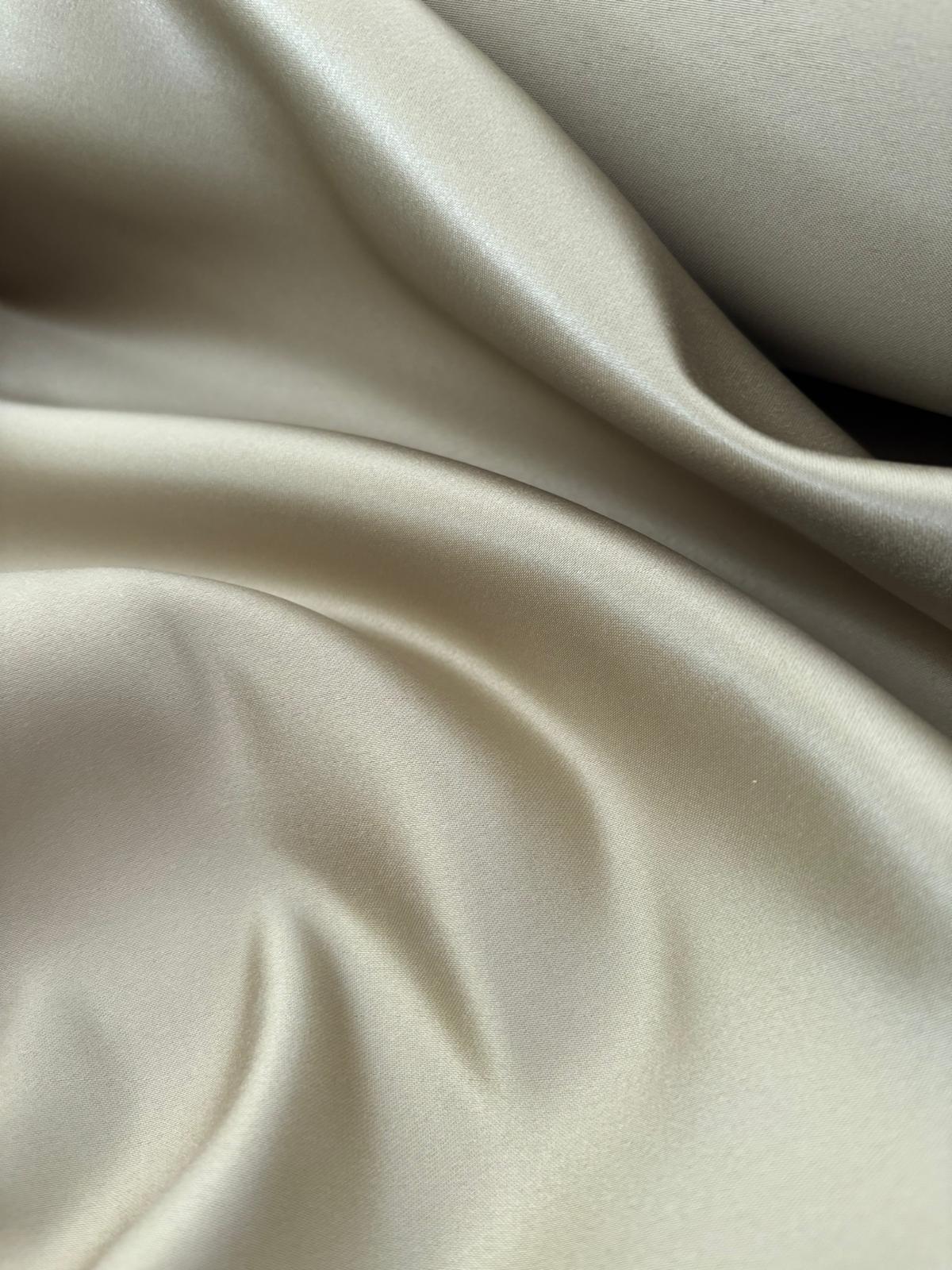 L395 Heavy Satin Duchesse