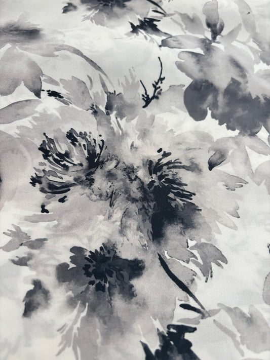 Estampado floral abstrato em mikado