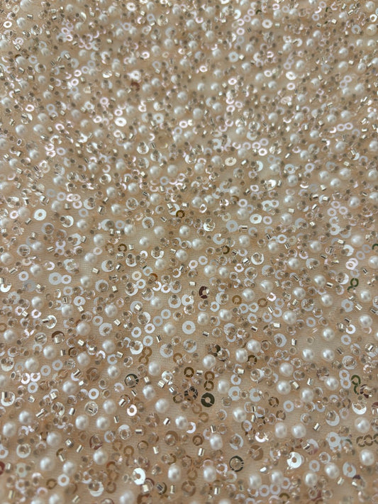 Tulle brodé avec perles R0138