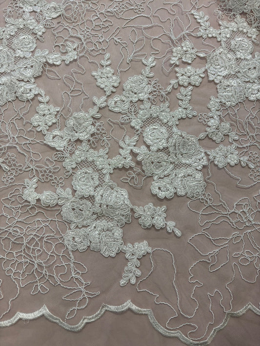 Tule bordado e rebordado R065