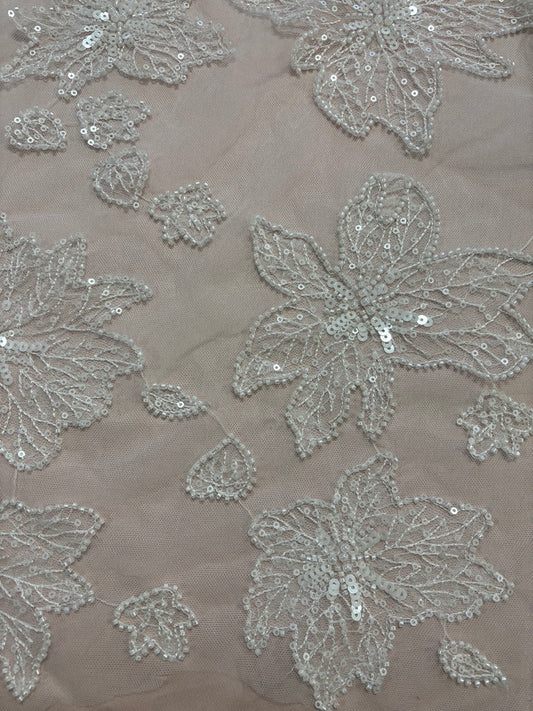 Tule bordado com pedraria R068