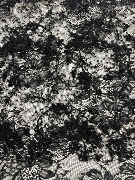 Tule bordado com pedraria R070