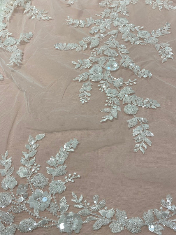 Tule bordado com pedraria R075