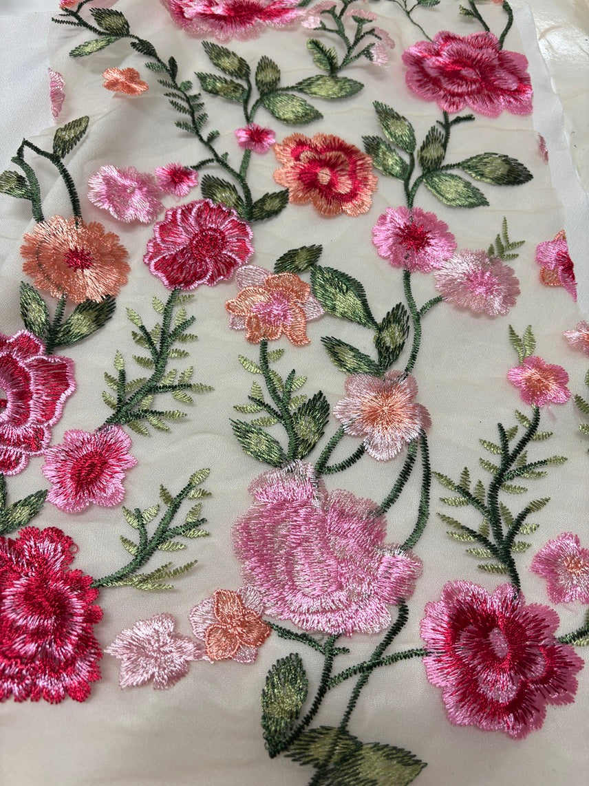 R3856007 Tule bordado multicor