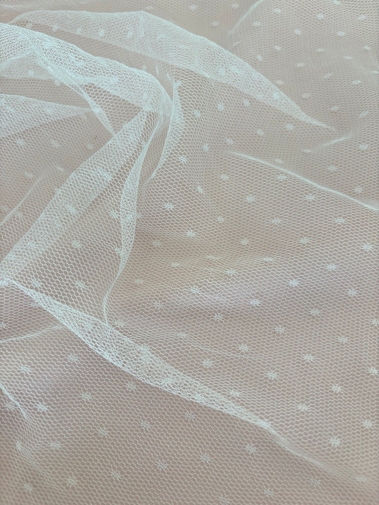 T893101 Tulle Plumetis